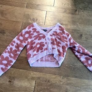 art class floral cardigan: super lightweight, fuzzy, and perfect for spring!🌷☀️